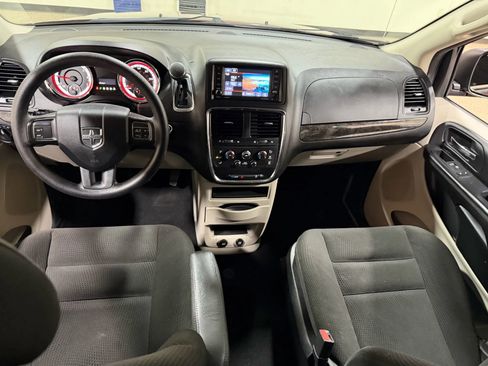 Used 2019 Dodge Grand Caravan SE image 46