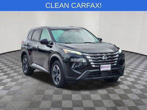 Used 2024 Nissan Rogue SV image 2