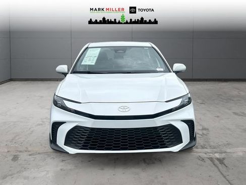 Certified 2025 Toyota Camry SE FWD image 8