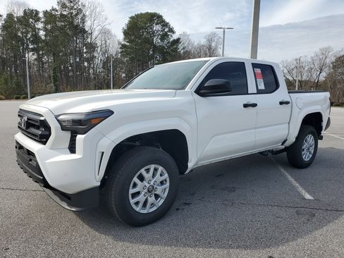 New 2026 Toyota Tacoma SR image 3