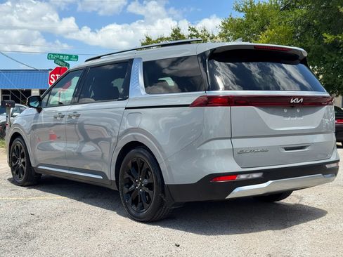Used 2022 Kia Carnival SX FWD image 4
