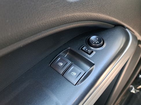 Used 2022 Chevrolet Colorado LT w/ Fleet Safety Package RWD image 25