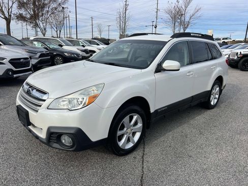 Used 2014 Subaru Outback 2.5i Premium image 3