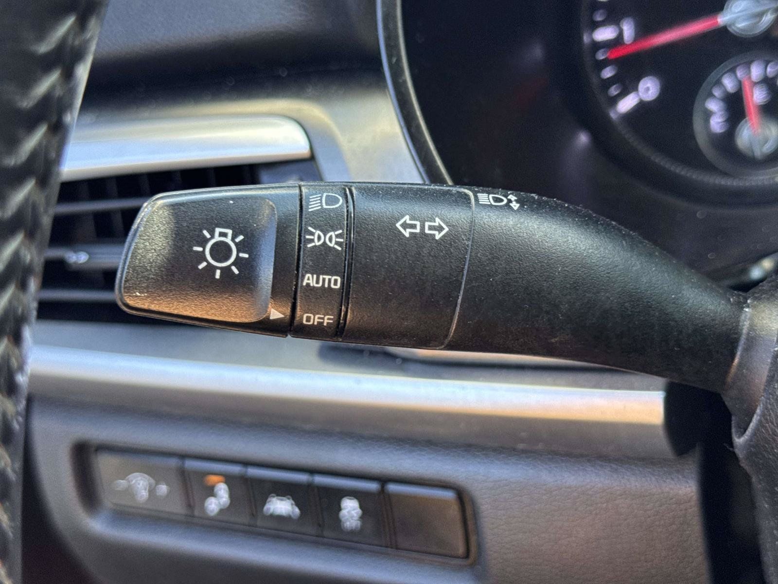 Used 2020 Kia Telluride LX AWD/4WD image 18