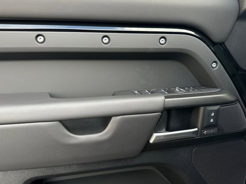 New 2026 Land Rover Defender 130 V8 image 10