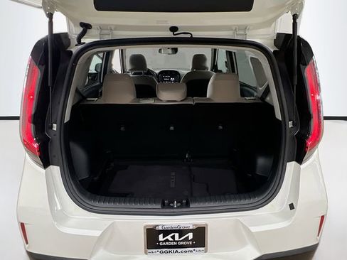 Certified 2025 Kia Soul LX image 24
