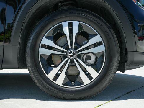 Used 2025 Mercedes-Benz GLB 250 image 30