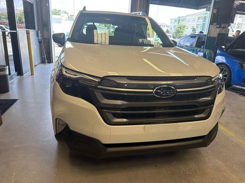 Used 2025 Subaru Forester Premium w/ Convenience Package #1 AWD/4WD image 1