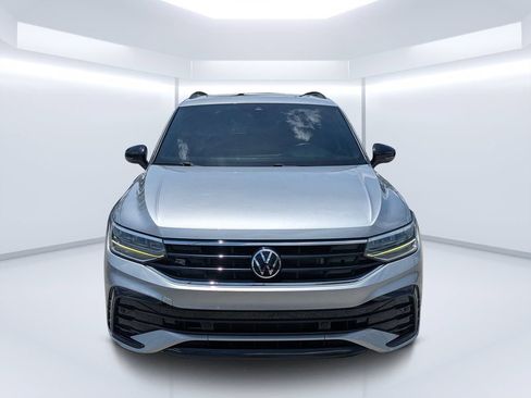 Used 2023 Volkswagen Tiguan SE R-Line FWD image 8