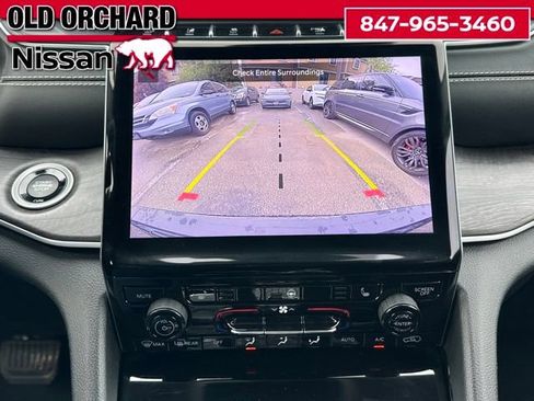 Used 2023 Jeep Grand Cherokee L Limited AWD/4WD image 15