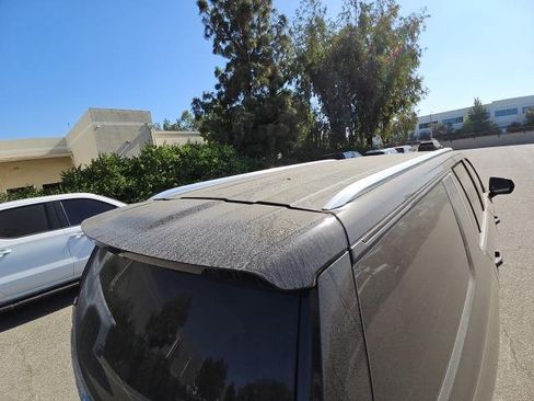Used 2024 Chevrolet Suburban LT RWD image 21
