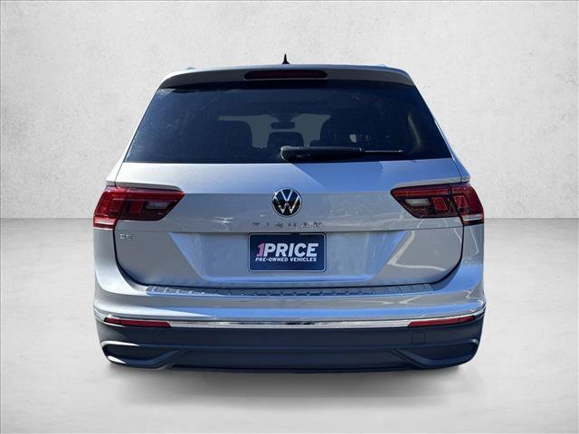 Used 2024 Volkswagen Tiguan SE w/ Panoramic Sunroof Package FWD image 6