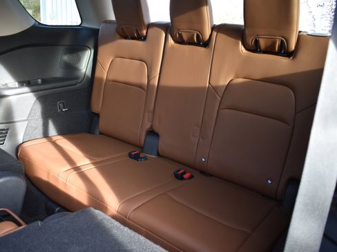 Used 2022 Nissan Pathfinder Platinum w/ Cargo Package image 13