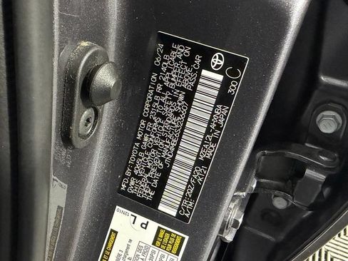 Used 2025 Toyota Corolla SE w/ SE Package FWD image 31
