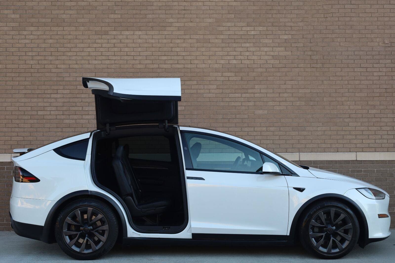 Used 2023 Tesla Model X AWD/4WD image 6