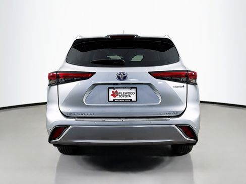 Used 2023 Toyota Highlander Platinum AWD/4WD image 6