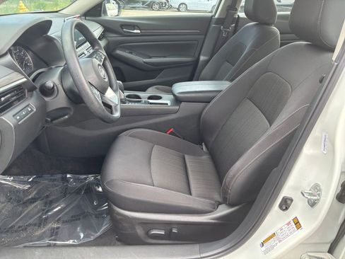 Used 2025 Nissan Altima 2.5 SV FWD image 27
