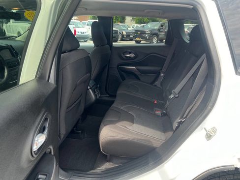 Used 2020 Jeep Cherokee Latitude image 19