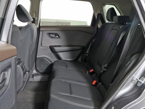 Used 2023 Nissan Rogue S image 25