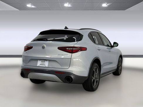 Used 2022 Alfa Romeo Stelvio Ti w/ Active Assist Plus Package AWD/4WD image 8