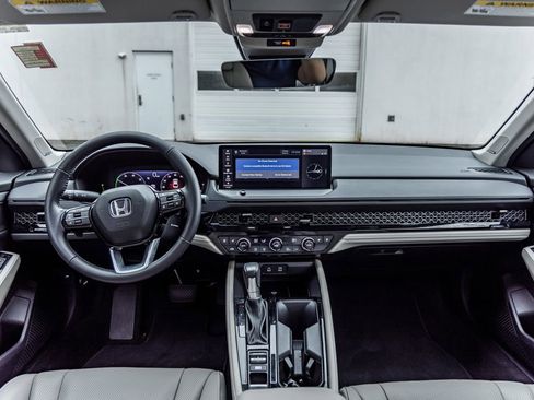 Used 2023 Honda Accord Touring image 27