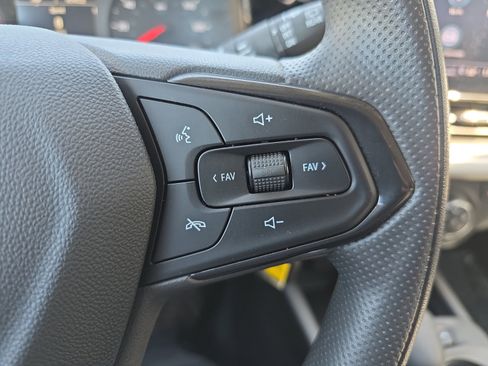 Used 2024 Chevrolet Trax LS w/ LS Convenience Package FWD image 24