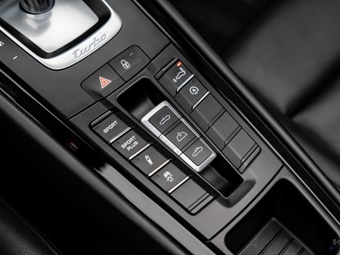 Used 2015 Porsche 911 Turbo image 60