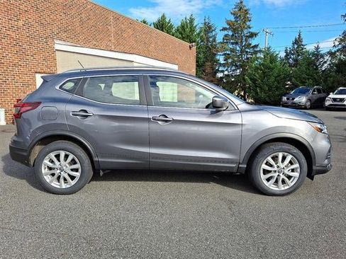 Used 2022 Nissan Rogue Sport SV image 7