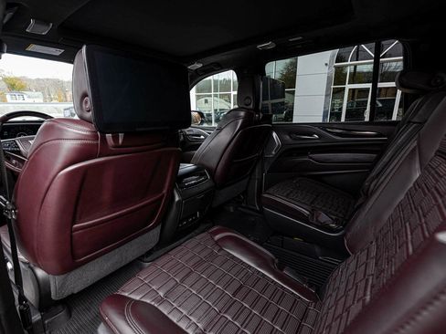Used 2021 Cadillac Escalade ESV Premium Luxury Platinum image 29