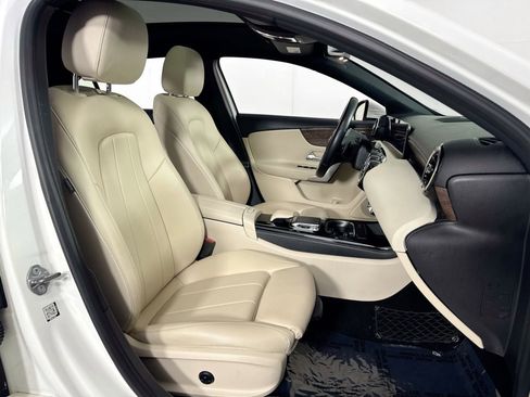 Used 2019 Mercedes-Benz A 220 4MATIC image 32