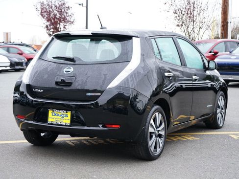 Used 2017 Nissan Leaf SL w/ Premium Package image 6