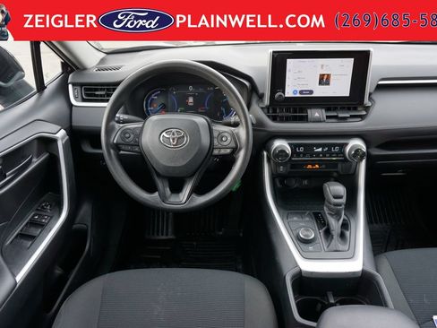 Used 2023 Toyota RAV4 LE AWD/4WD image 12