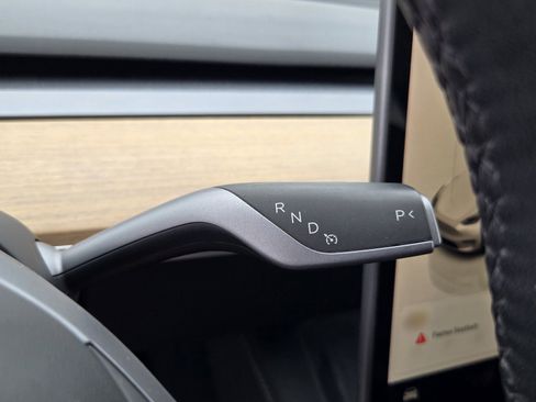 Used 2023 Tesla Model Y Long Range AWD/4WD image 23