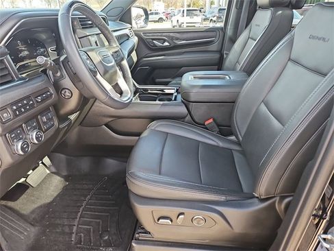 Used 2024 GMC Yukon XL Denali w/ Denali Reserve Package image 20