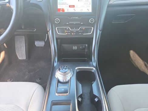 Used 2019 Ford Fusion SE w/ Equipment Group 151A image 11