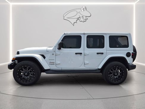Used 2022 Jeep Wrangler Unlimited Sahara w/ Cold Weather Group AWD/4WD image 8