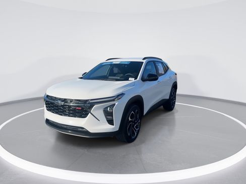 Used 2024 Chevrolet Trax RS w/ Driver Confidence Package image 5