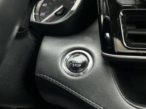 Used 2022 Toyota Highlander XLE image 49