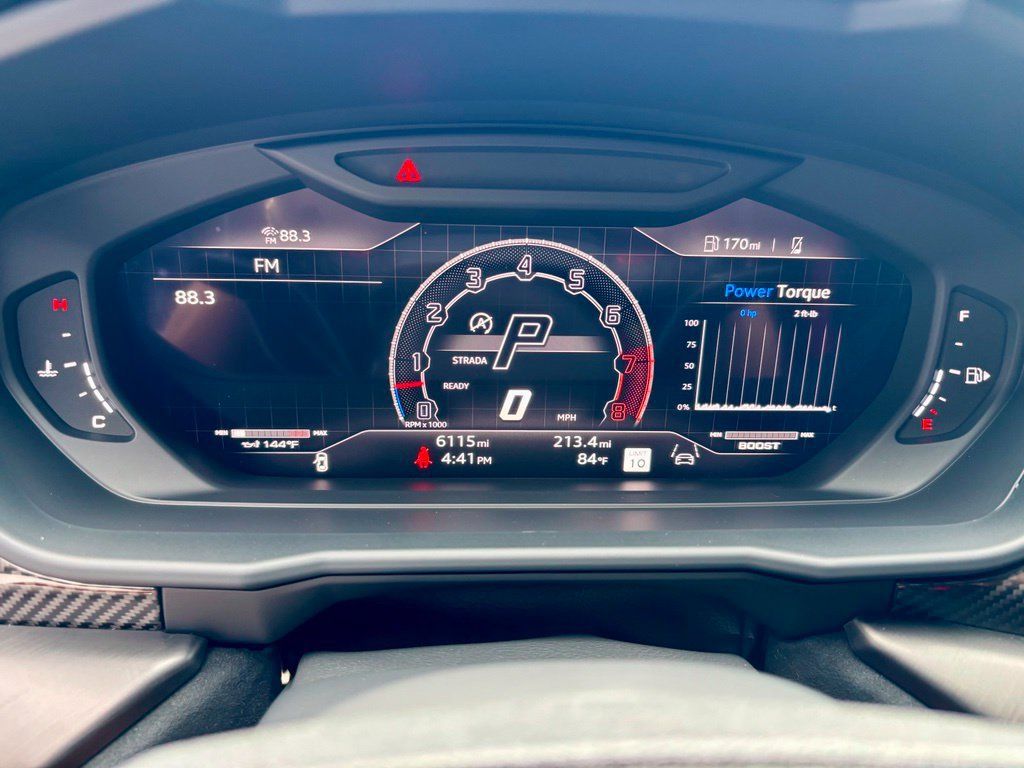 Used 2024 Lamborghini Urus Performante AWD/4WD image 12