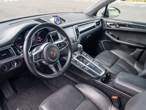 Used 2017 Porsche Macan S AWD/4WD image 4