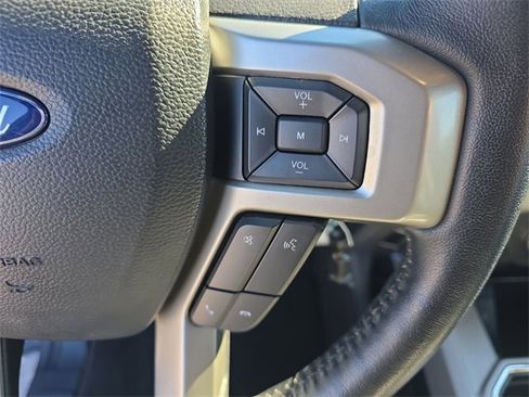 Used 2022 Ford F250 Lariat w/ Chrome Package image 31