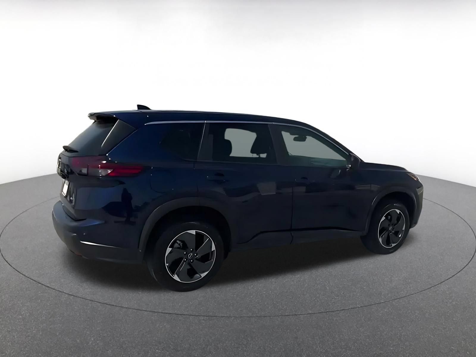 Used 2025 Nissan Rogue SV AWD/4WD image 14