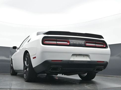 Used 2019 Dodge Challenger R/T w/ Driver Convenience Group RWD image 36