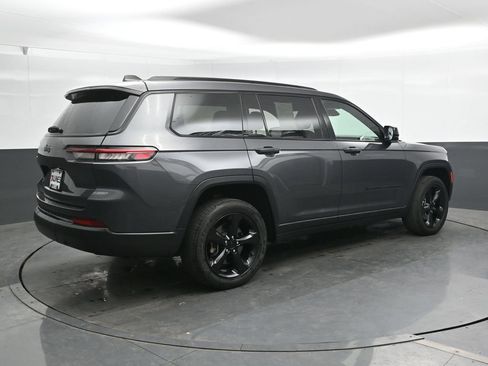 Used 2023 Jeep Grand Cherokee L Laredo AWD/4WD image 4