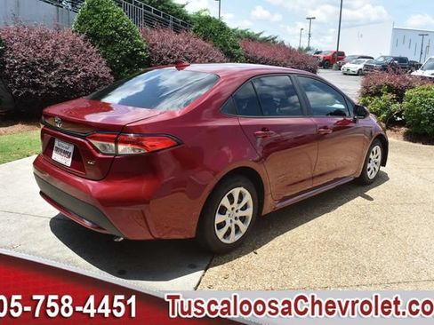 Used 2022 Toyota Corolla LE FWD image 12