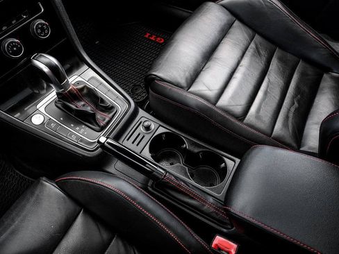 Used 2016 Volkswagen GTI SE w/ Lighting Package (SEL) FWD image 24