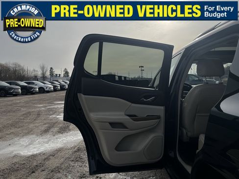 Used 2017 GMC Acadia Denali w/ Technology Package image 28