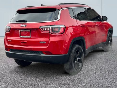Used 2018 Jeep Compass Latitude w/ Popular Equipment Group AWD/4WD image 5