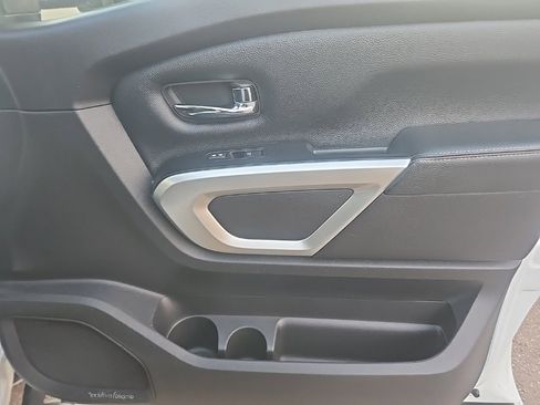 Used 2018 Nissan Titan PRO-4X image 25