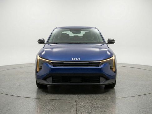 Used 2025 Kia K4 FWD image 2